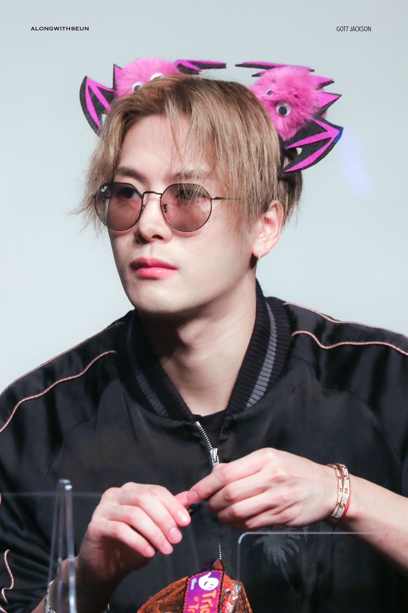 alongwithseun's tweet photo. 귀요미🥰💗
-
2022.10.09 KTOWN4U 팬사인

#갓세븐 #잭슨
#GOT7 #JacksonWang
#王嘉爾 #Jackson

#MAMAVOTE https://t.co/hNKtRnukk5