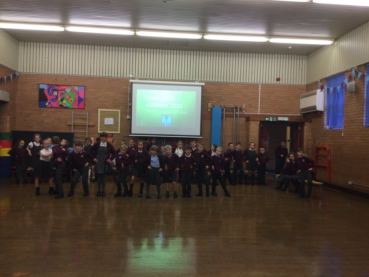 EllisonPrimary's tweet image. Today in Year 3, we had a huge amount of fun when we performed our STEM assemblies. Everyone spoke confidently and sang beautifully in front of our audiences and we were all very proud of ourselves! Well done everyone! #ellisonscience