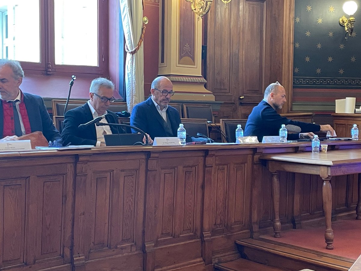 Aujourd'hui, à l'initiative de la cour d'appel d'Agen, une journée consacrée à la justice commerciale a rassemblé pour de fructueux échanges les magistrats de la cour, les présidents et greffiers des TCOM et un représentant des commissaires aux comptes.