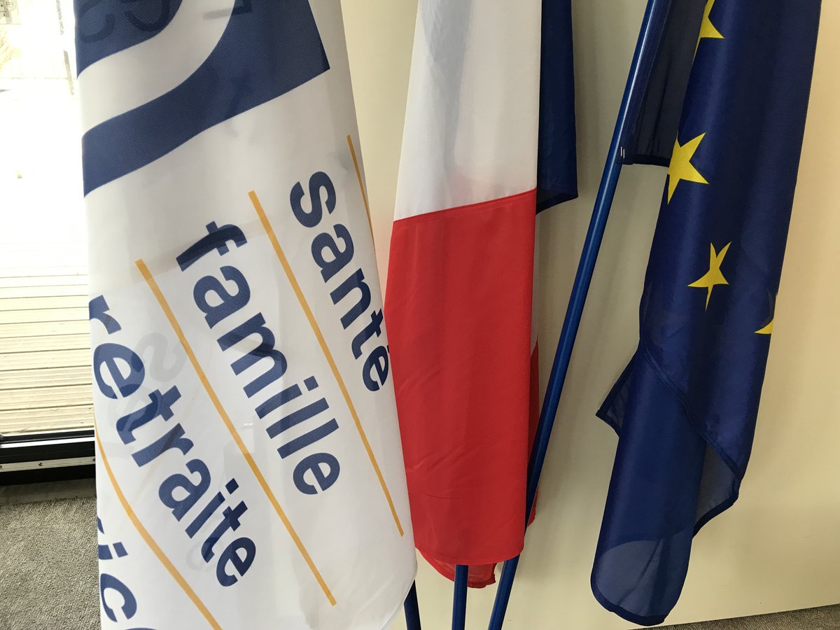 lebimsa's tweet photo. [article] 🇪🇺L’#Unioneuropéenne et la #protectionsociale : quels liens ? Le 29/09, à la #CCMSA, tout un séminaire en trace les grandes lignes. On y parle d'associations, d'union qui fait la force💪, de toile et même d'🕷️! Vous voulez en savoir plus ? Lisez👉https://t.co/W9oeI8LnW0 https://t.co/MXcebzOvyw