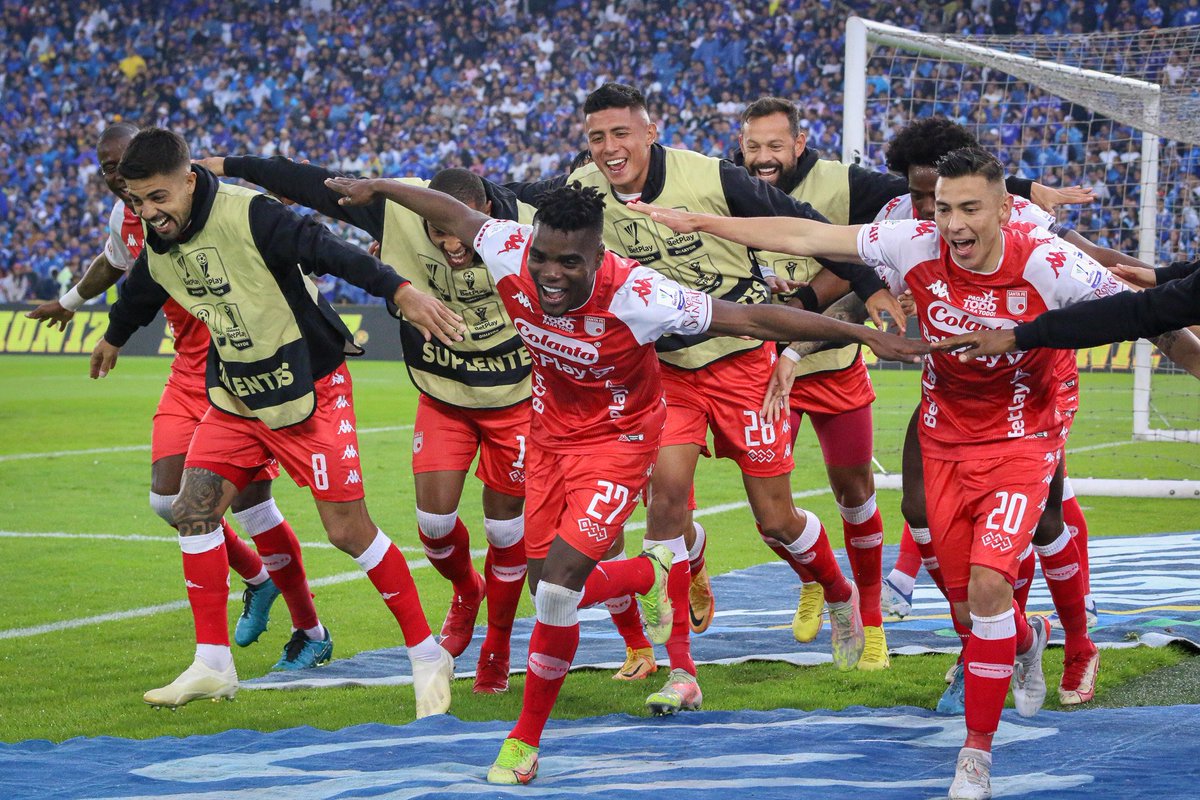 RinconCapital's tweet photo. ¡HOY JUEGA EL LEÓN! 🦁🔥

Santa Fe recibe esta tarde al Deportivo Pereira en el estadio El Campín. El partido iniciará a las 6:15 p.m. y será válido por la jornada 2 del Cuadrangular A #LigaBetPlayDimayor. https://t.co/kSZDUEoNvl