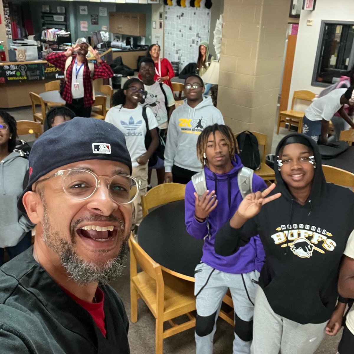 WillC27's tweet photo. Early mornings and fun memories on #BuffaloRun - Today we talked about MAKING MOVES not ANNOUNCEMENTS. I love having prayer with these teens every Wednesday morning #doseason @MHSbuff_library @MHS_Buffs https://t.co/qdgibEpYyl