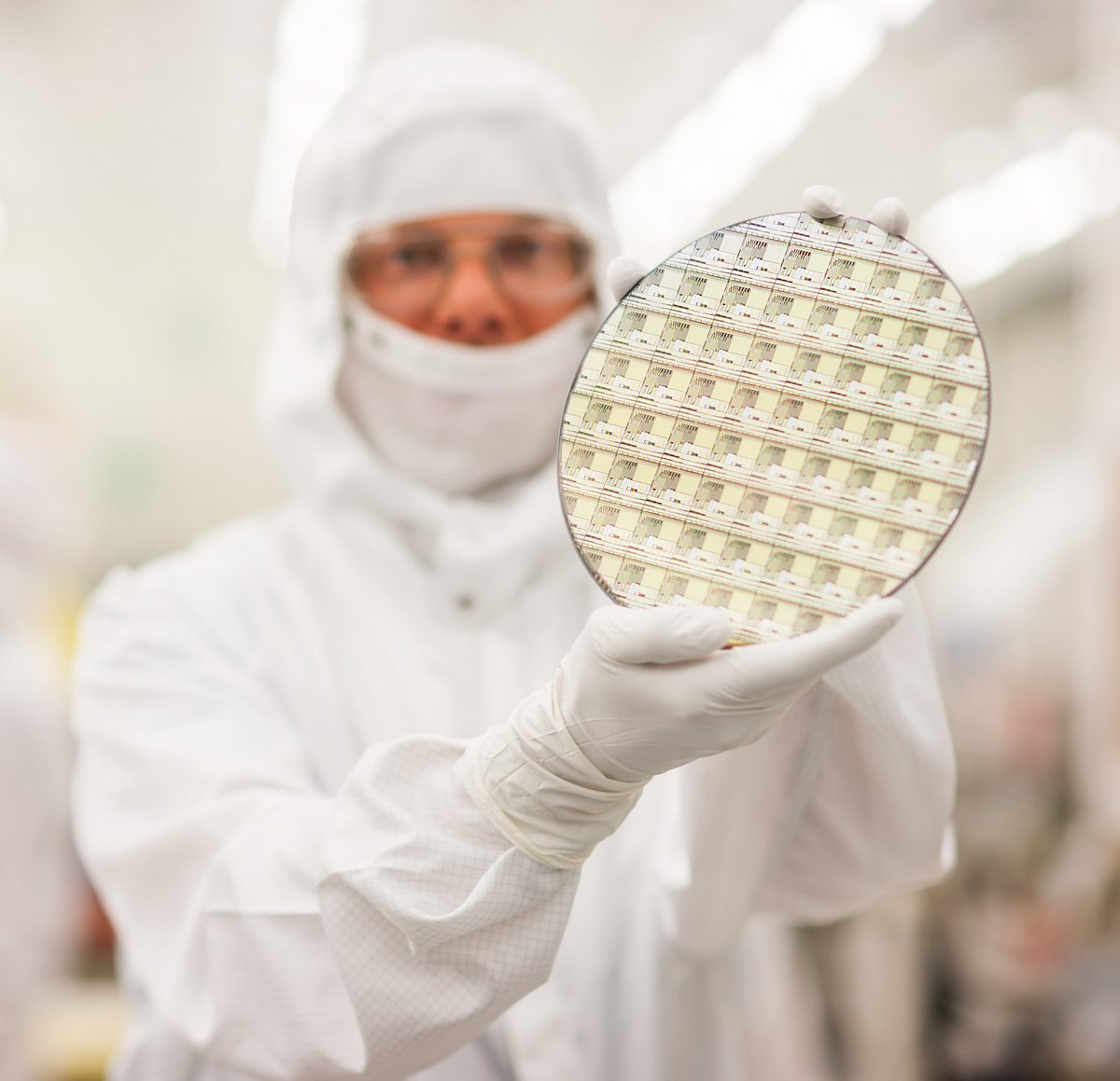 📢 #SiPhotMPWupdates of this week

▪️We've sent the feedback for the 3rd round of DRCs on 𝐄𝐏𝟗𝟎𝟎𝟏 designs.

▪️ 𝐄𝐏𝟗𝟎𝟎𝟎 &amp; 𝐄𝐏𝟗𝟎𝟎𝟐 are in processing and both runs are on track  👍

📩epsiphot@imec.be