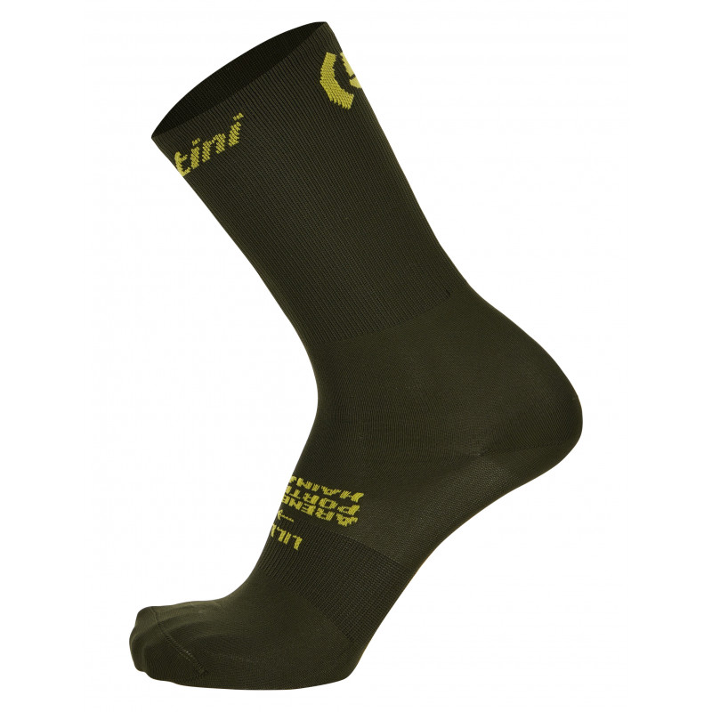 LeTour's tweet photo. 👉Answer the following question and try to win a @SANTINI_SMS #TDF2022 "Arenberg" kit : which rider was wearing the green jersey during stage 5?

👉Répondez à la question suivante et tentez de gagner un kit @SANTINI_SMS "Arenberg" : qui portait le maillot vert durant l'étape 5 ? https://t.co/WX9VBlDxQP