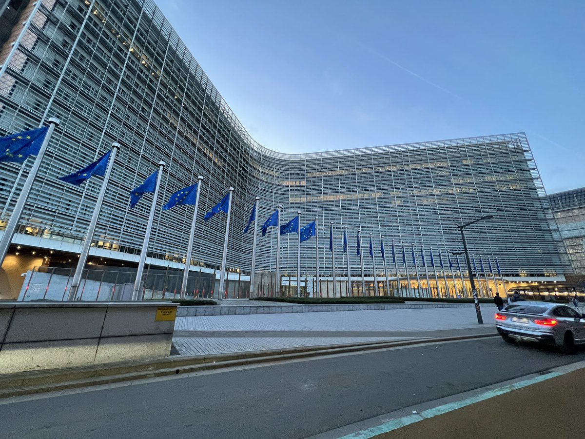 Darren Skelton tweet media