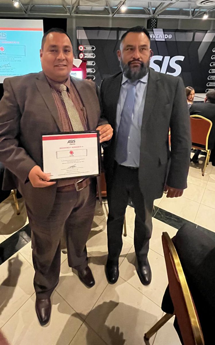 AMESP_oficial's tweet photo. La AMESP a través de su Presidente @CapSalvadorLop1 presente en la reunión mensual de @asismexico217 donde nuestro asociado @UltraMexico participa como patrocinar dando a conocer su nuevo proyecto de consultoría en logística y traslado de mercancías.

#FuerzaAMESP https://t.co/aUmtapbiG8