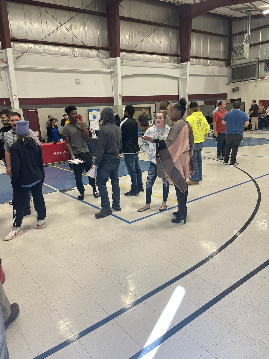 PearceHall's tweet photo. Career Explo is happening right now in the Pearce Hall gym. Over 30 different educational and career vendors are here to help connect our students with their future. Biggest shoutout to Ms. Mods for helping out this together #MakingConnections #DreamsToReality 
#TogetherWeRise https://t.co/KKjAjDlrwo