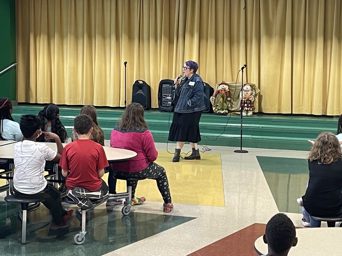 Jeff7752's tweet photo. Celebrating our readers with a storyteller this morning.  Love seeing our students rewarded for their work. https://t.co/7KU0pWVfDG
