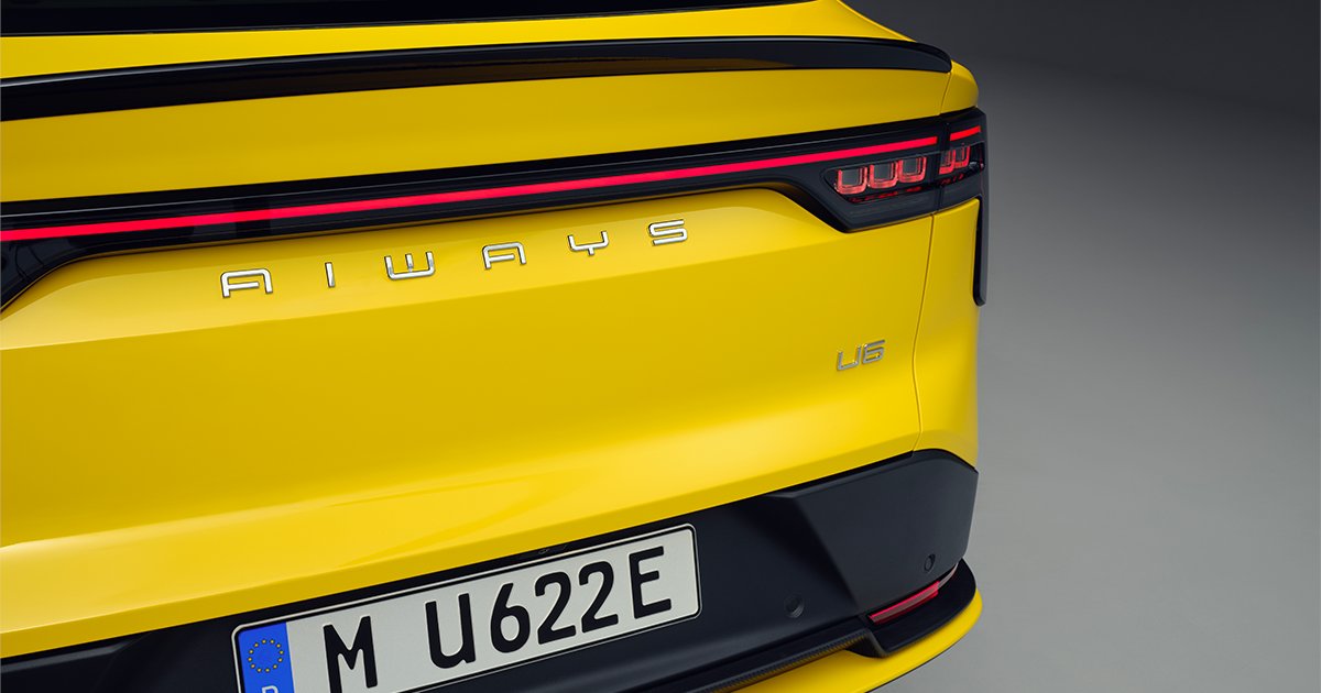 AiwaysFrance's tweet photo. Le design du nouveau SUV U6 a été pensé pour optimiser l'aérodynamisme du véhicule. L'aileron, placé à l'arrière, permet un meilleur écoulement de l'air, et gagner en autonomie.
#aiways #ElectricNative #electriccar #SUV #aiwaysU6 https://t.co/BQ528858ph