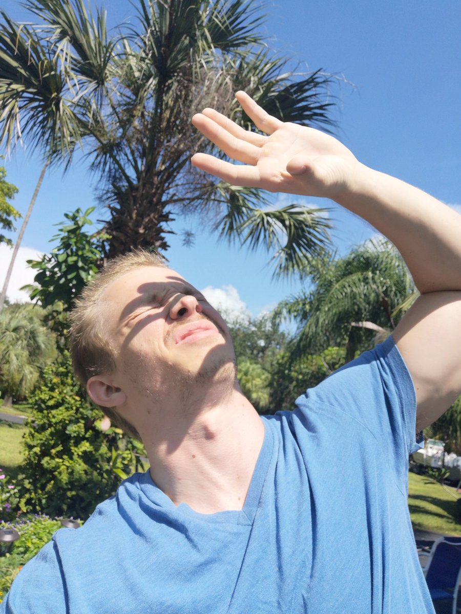 Jay3OW's tweet image. Turning 28 today and it’s my first time seeing what people call “the sun” and “grass”