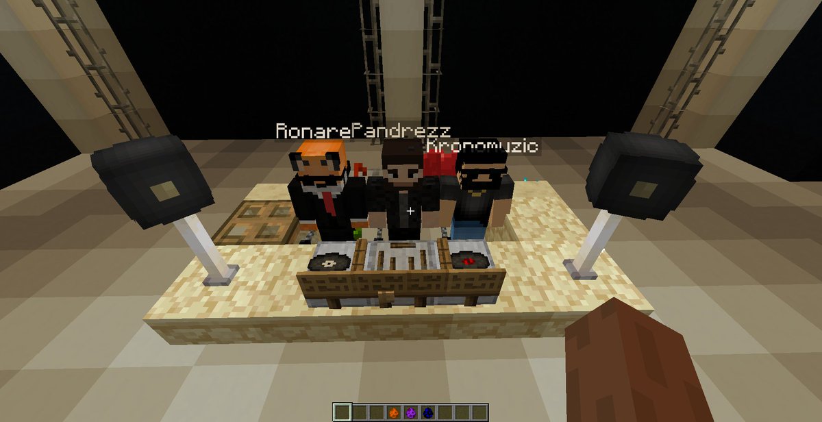 ZzccMod's tweet photo. Aller encore une petite update pour aujourd'hui !
Voici nos 3 beatmaker préférés !
#zzccmod #zzccmxtp #zzcc
@RenardYT @kronomuzik @Pandrezz https://t.co/f58vysNM2T