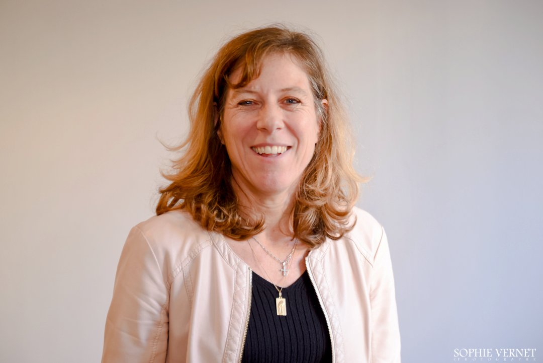 𝔸𝕘𝕟è𝕤, 𝕗𝕠𝕣𝕞𝕒𝕥𝕣𝕚𝕔𝕖 𝕔𝕠𝕟𝕗𝕚𝕒𝕟𝕥𝕖.

«Sympathie, bienveillance et échange » Voilà les trois mots qui symbolisent pour Agnès, son expérience au Lab Bewteen. Un moment enrichissant pour elle comme pour les jeunes présents!