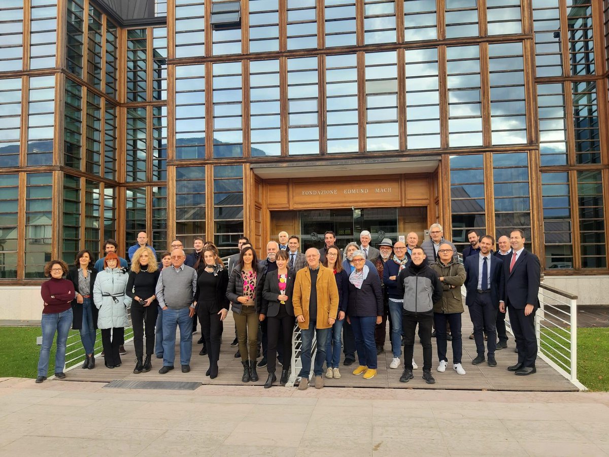 missaglia_sara's tweet photo. II° Rassegna con valutazione dei vini da uve PIlzWIderstandsfähig (PIWI ) con la @fondazionemach.
.
#commissari #fem #piwi #vitigniresistenti https://t.co/RDOiBS3rvK