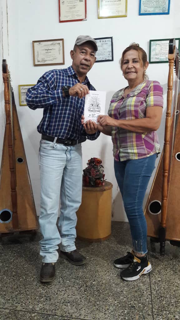 GabineteGuaric's tweet photo. Coord de Pensamiento  Historia  y Patrimonio.  Grabando video-documental con la Dra Arelys Montenegro. Escritora, investigadora y poetisa del 
Municipio Juan Germán  Rocío Nieves #NuestraCecilia https://t.co/4aZOaV9QvN
