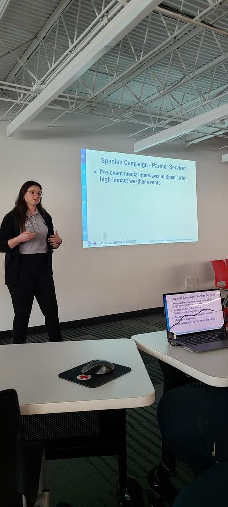 andyqp3's tweet photo. Caitlin Dirkes delivering social media talk on all-new Spanish campaign for the @NWSMemphis forecast area. #MEGIWT https://t.co/gBb9E1ukD9