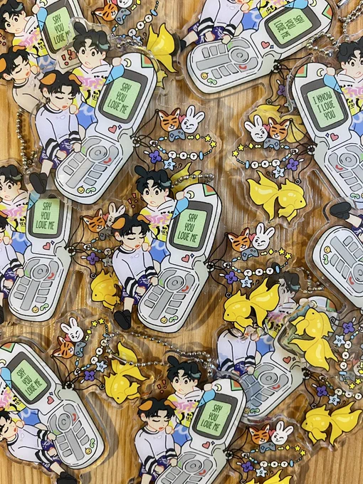 I'm very happy to report that my TXT merch has finally arrived!!  Will be sending out the first batch by this Friday 
