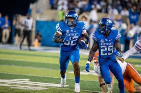 tavion_wallace's tweet photo. God is so Great . I am extremely blessed to receive an offer from @UKFootball Thank you coaches for this amazing opportunity BBN💙 @CoachC_Collins @CoachWhiteFB @maka_difference @DakotaTillman17 @CoachJayboShaw @coachcrutch51 @WayneCo_FB https://t.co/uq7qyOsiF3