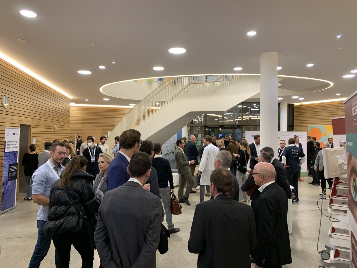 MirjamBauer's tweet photo. Start jetzt: #dhsmuc Healing with data - der 6. #Digitalhealth Summit real tagt in München im Translatum über 3 Tage.
Begrüssung / Eröffnung durch @DanielRueckert @DocPfoe @dominikb1888
Programm hier: https://t.co/3TMHp52jan https://t.co/jwxOQUMsT9