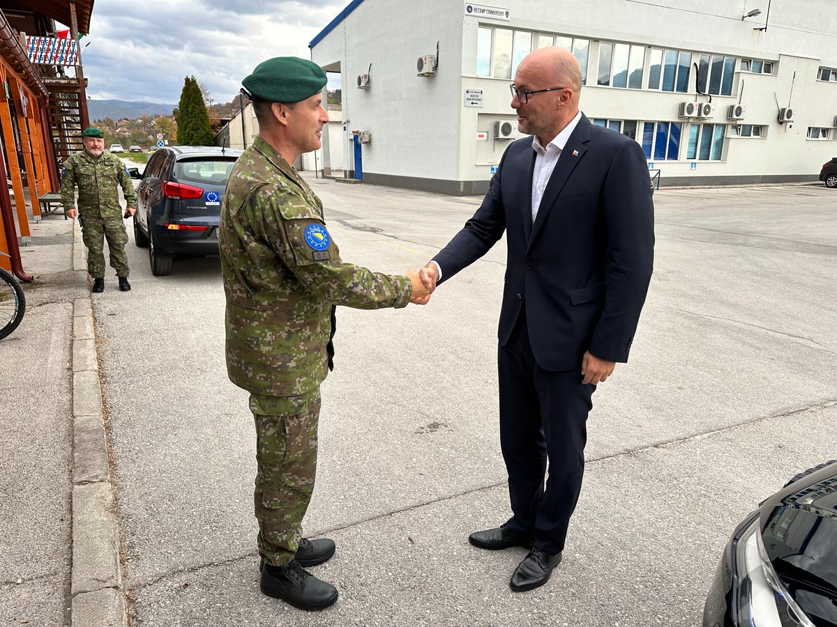SlovakEmbBiH's tweet photo. As a sign of 🇸🇰 strong support to BiH's EU integration path, one of the 1st activities of Amb Hlobeň was a mtg w/Head of @eubih /EUSR Amb Sattler.
He also met w/🇸🇰contingent of the @euforbih in Camp Butmir, where he was welcomed by #SLOVCON commander Lt Col Iliško.🇪🇺 #TeamEurope https://t.co/LqanPXOdK9