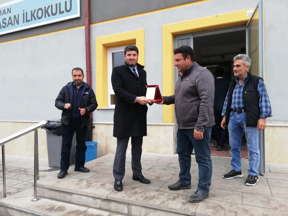CihatPINARCI's tweet photo. Okulumuz meyve bahçesini büyütüyoruz. Katılımları için Şube Müdürlerimiz Mehmet BAYSAL ve Mehmet Ali İYİBAŞ'a teşekkür ederiz. https://t.co/wX2kLb5Nih