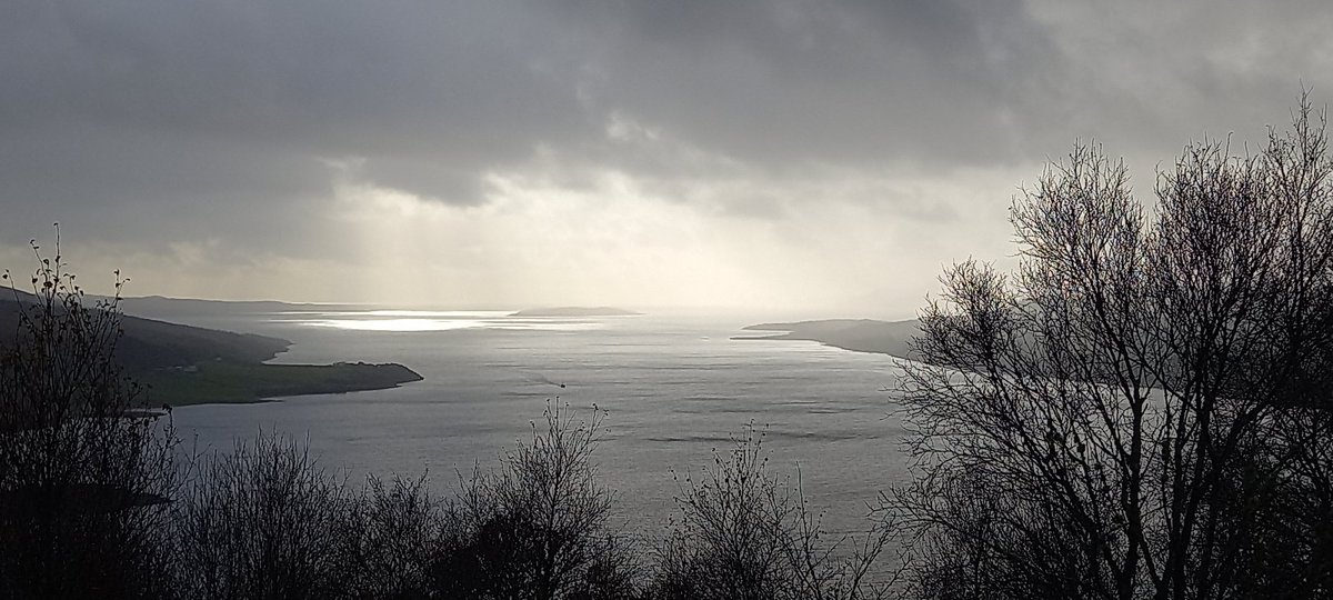 Beautiful light from viewpoint called the Giants Armchair at #Tighnabruich in the #RiverClyde <a href="/Hebcruises/">Hebridean Island Cruises</a> <a href="/STGAGuides/">Scottish Tourist Guide Association</a>