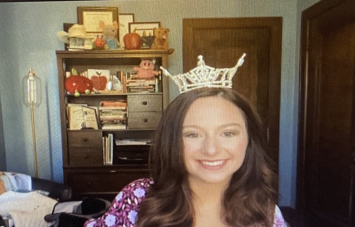 LShafferKET's tweet image. Thank you to @MissAmericaKY Hannah Edelen for teaching students about stories! If you missed it &amp;amp; want to learn what stories and soup have in common, Hannah's session will soon be up on our @EducationKET YouTube channel! Subscribe and never miss a session! youtube.com/c/KETEducation