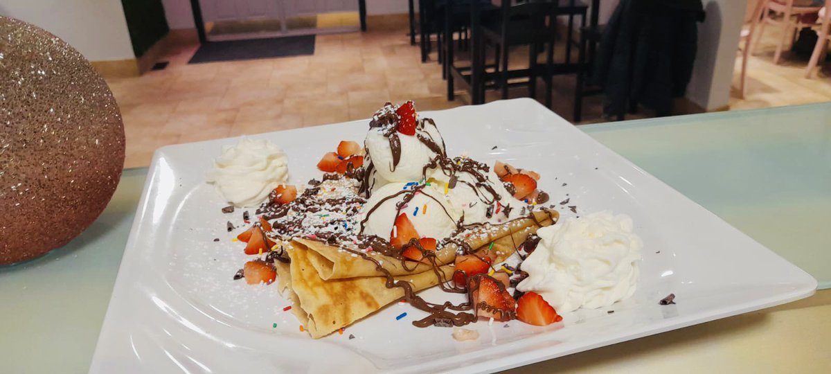 🤤🍴
•
•
•
•
•
#orangeville #orangevillerestaurants #orangevilledesserts #local #supportlocal #supportsmallbusiness #treatland #tasty #delicious #yummy #food #dessert #crepes #crepe #whippedcream #icecream #powderedsugar #strawberry #chocolatedrizzle #choco #chocolate