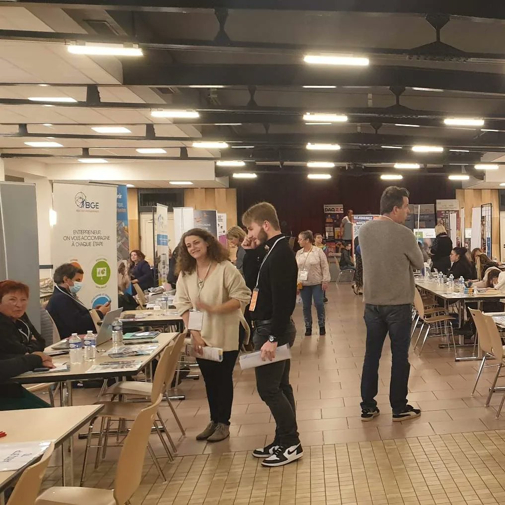 Hier nous étions présentes au forum des métiers organisé par la Mission locale Lure-Luxeuil les Bains- Champagney en Haute Saône 😃 Un bel accueil, et plusieurs personnes qui sont passées sur notre stand pour parler mixité et égalité ♀️♂️💬, une belle après midi pour FETE 🙂
