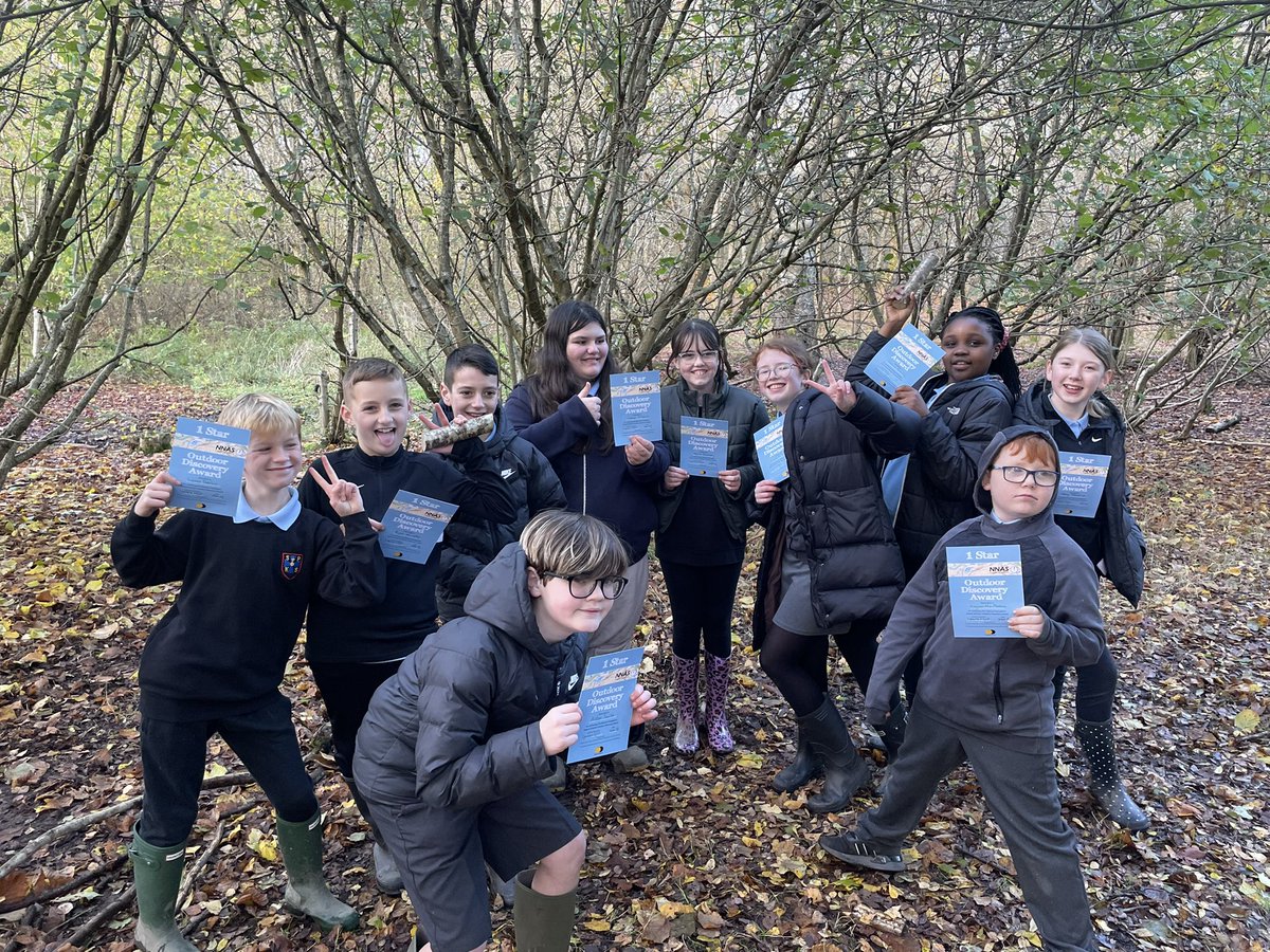 Congratulations to the P7s from @StPatricksPrim2 who achieved their Outdoor Discovery Award today. The group have enjoyed taking part in outdoor activities with Motherwell Youth Work Team over 8 weeks learning about navigation and using fire and tools.

#thisisyouthwork #YWW22