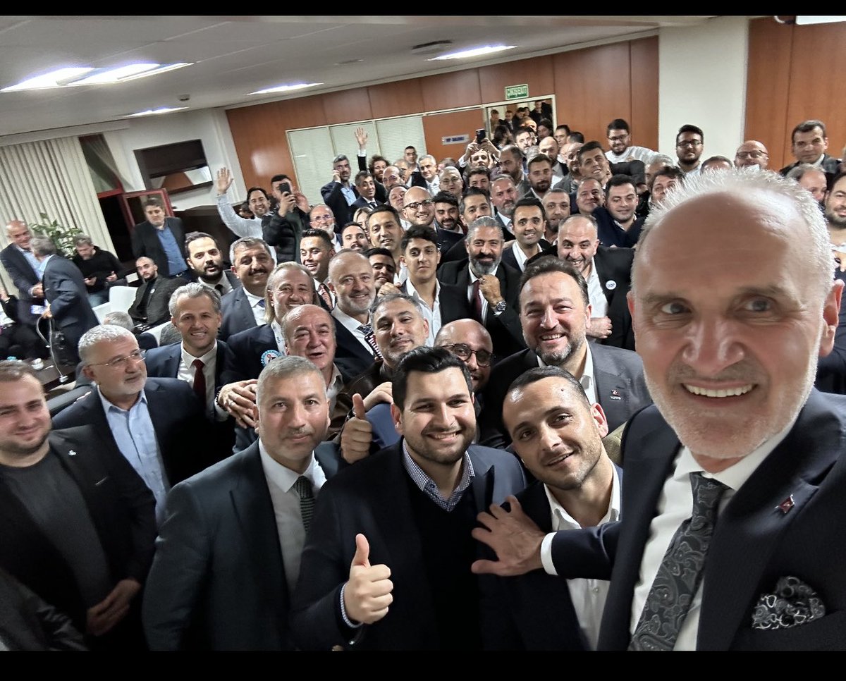 Sabah böyle başladık,akşam böyle bitirdik.
Allah’a Şükürler olsun. <a href="/SekibAvdagic/">Şekib Avdagiç</a> <a href="/itokurumsal/">İstanbul Ticaret Odası (İTO)</a>