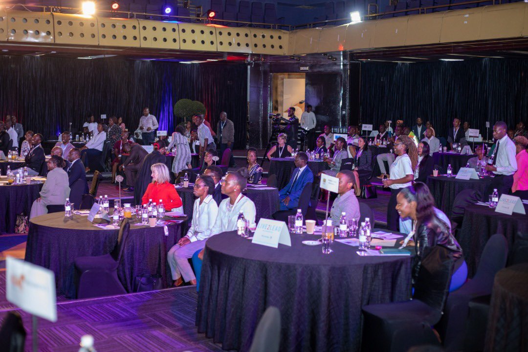 Leadership_SOLN's tweet image. Leadership is about eyes that see, ears that hear and a mind that thinks!  #Live2LeadHarare