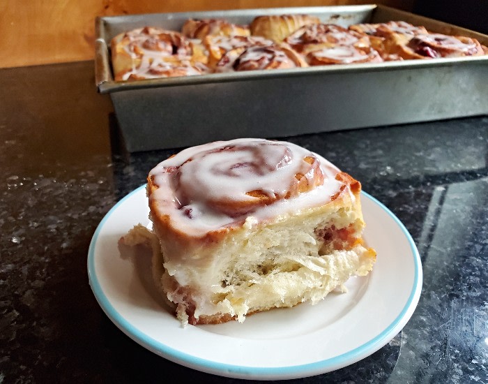 honestandtruly's tweet photo. Homemade Cherry Cinnamon Rolls Recipe https://t.co/gn04qg4EeN #cinnamonrolls #cherry #easyrecipes #brunchtime #brunch #breakfast #yummy #makethis https://t.co/yIkFZQMtcb