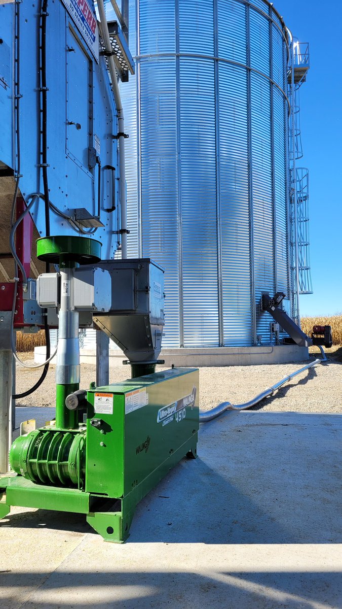 SwavingBrad's tweet photo. New @WalingaInc pneumatic system with #smartflo installed by @embrofarmsystem #toughtobeatinthelongrun #ontag https://t.co/3cRZCVdObJ