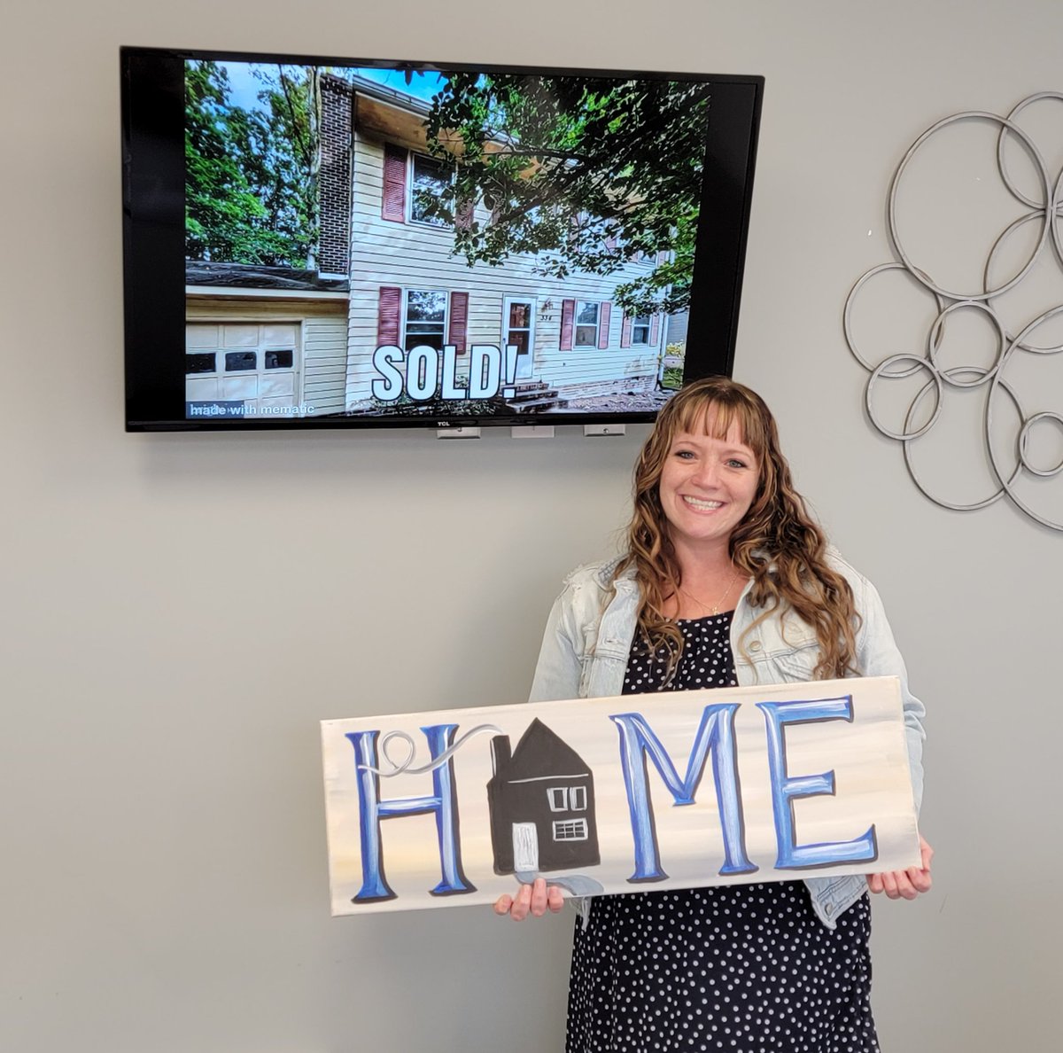Albany Street is officially *SOLD* !  

This one has been bittersweet. May the next chapters in life be blessed for all invoved. 

#Alliedhomequest #merrycozyattheheartofmore #yourfriendandrealtor #marycamusorealtor #newchapter #sold2022 #listingagentfxbg #exprealty