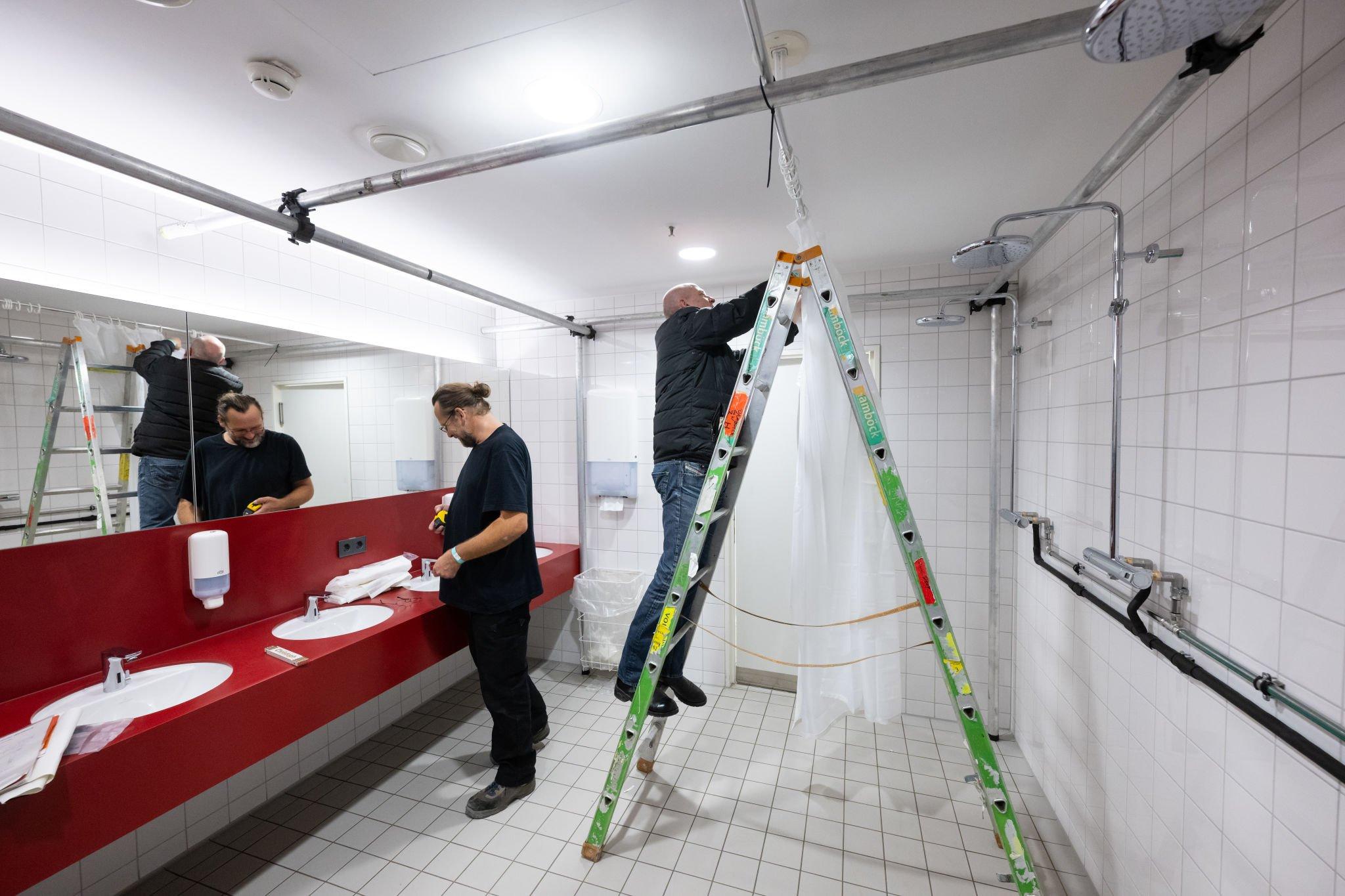 Bayern & Die Mannschaft on Twitter "Workers are setting up additional