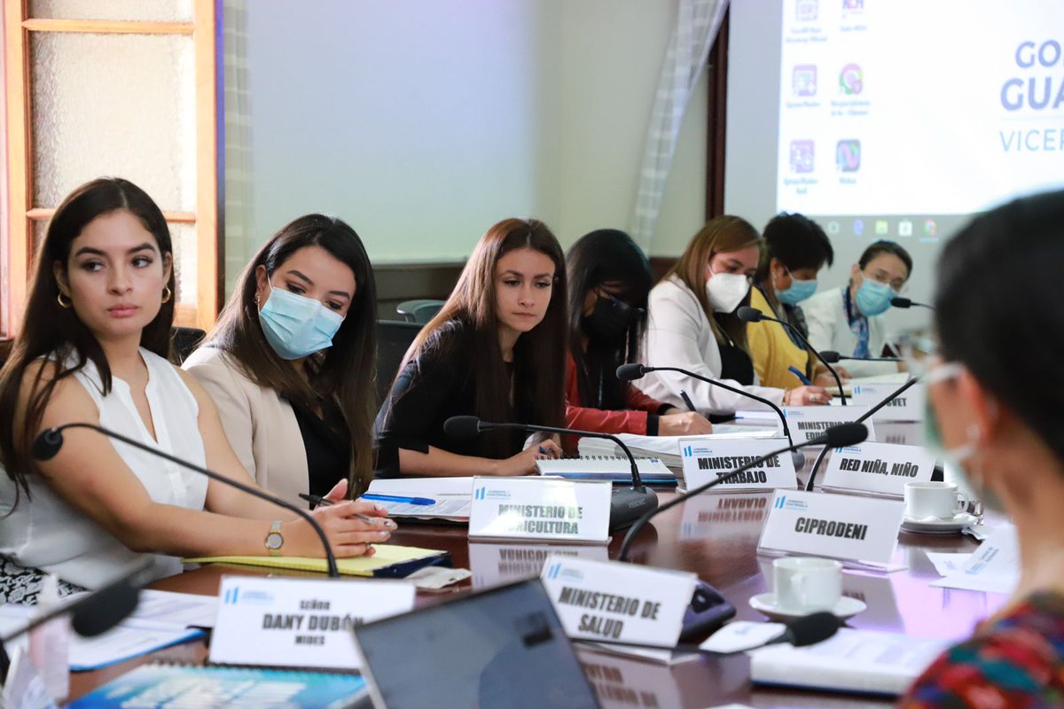 ViceGuatemala's tweet photo. Participan entre otros:
@midesgt,@MINTRABAJOGuate @MinSaludGuate, @MagaGuatemala, @MineducGT, @secretariasvet, @ODN_CIPRODENI, @rednnguate, #ChildHope, @familiaimporta. https://t.co/fC0aPkhbtm