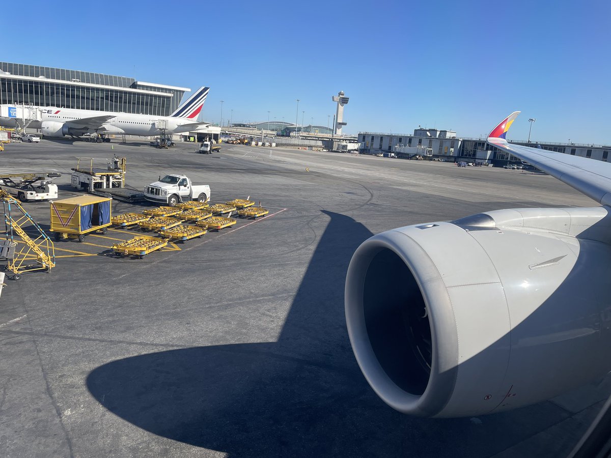 Ready to go <a href="/Flyasiana/">아시아나항공 AsianaAirlines</a> OZ221, #JFKSFO30years #AsianaaboutUAS
