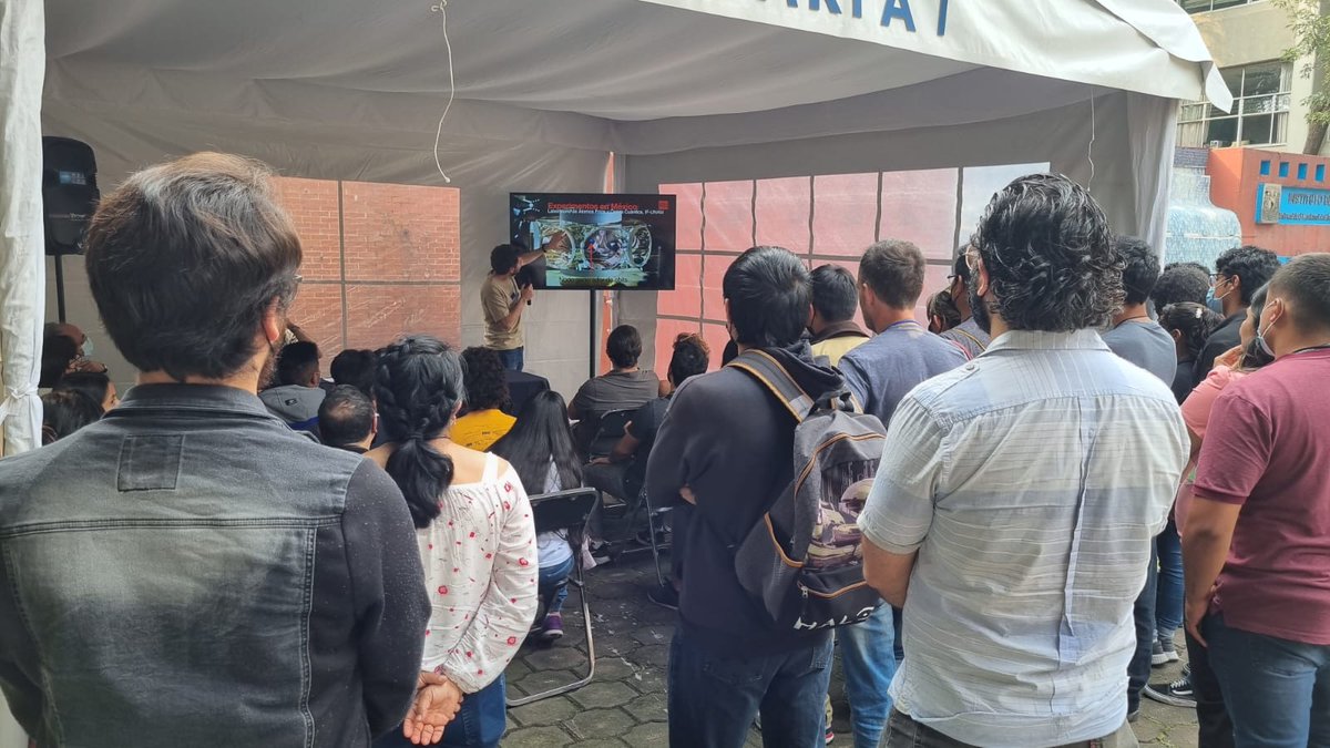 LAFriOC's tweet photo. ¡También @dsahaguns dio una charla sobre  #quantuminternet que causó mucho interés! https://t.co/opGCav3giH