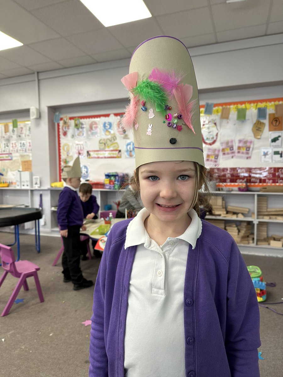 MrsSwanBX's tweet photo. One of our reading books this week “How to Make a Hat” prompted our #BPSPlay 🎩 We read the book, followed the instructions and made our own hats - don’t they look great?! #BPSLiteracy @BPSReadingRocks https://t.co/wWBGDW0I5n