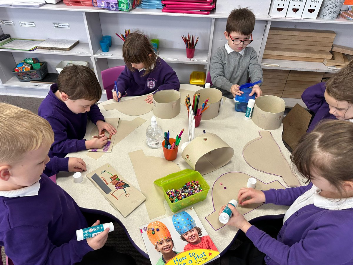 MrsSwanBX's tweet photo. One of our reading books this week “How to Make a Hat” prompted our #BPSPlay 🎩 We read the book, followed the instructions and made our own hats - don’t they look great?! #BPSLiteracy @BPSReadingRocks https://t.co/wWBGDW0I5n