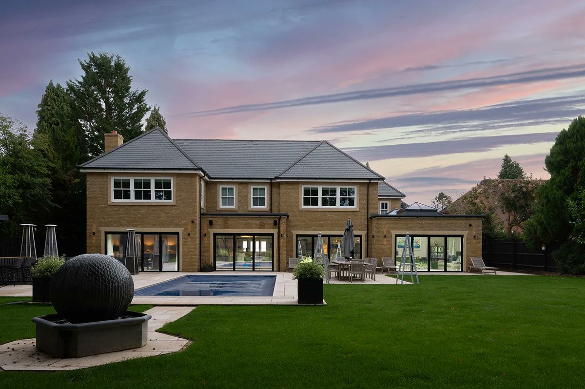 No matter the project you are designing, @Origin_global have a product to suit!

The comprehensive product range includes; 
-Bifold, corner bifold, French and single doors
-Casement, French, bay, gable and bifold windows
-Front doors &amp; Internal doors
#originhomes #originhomerange