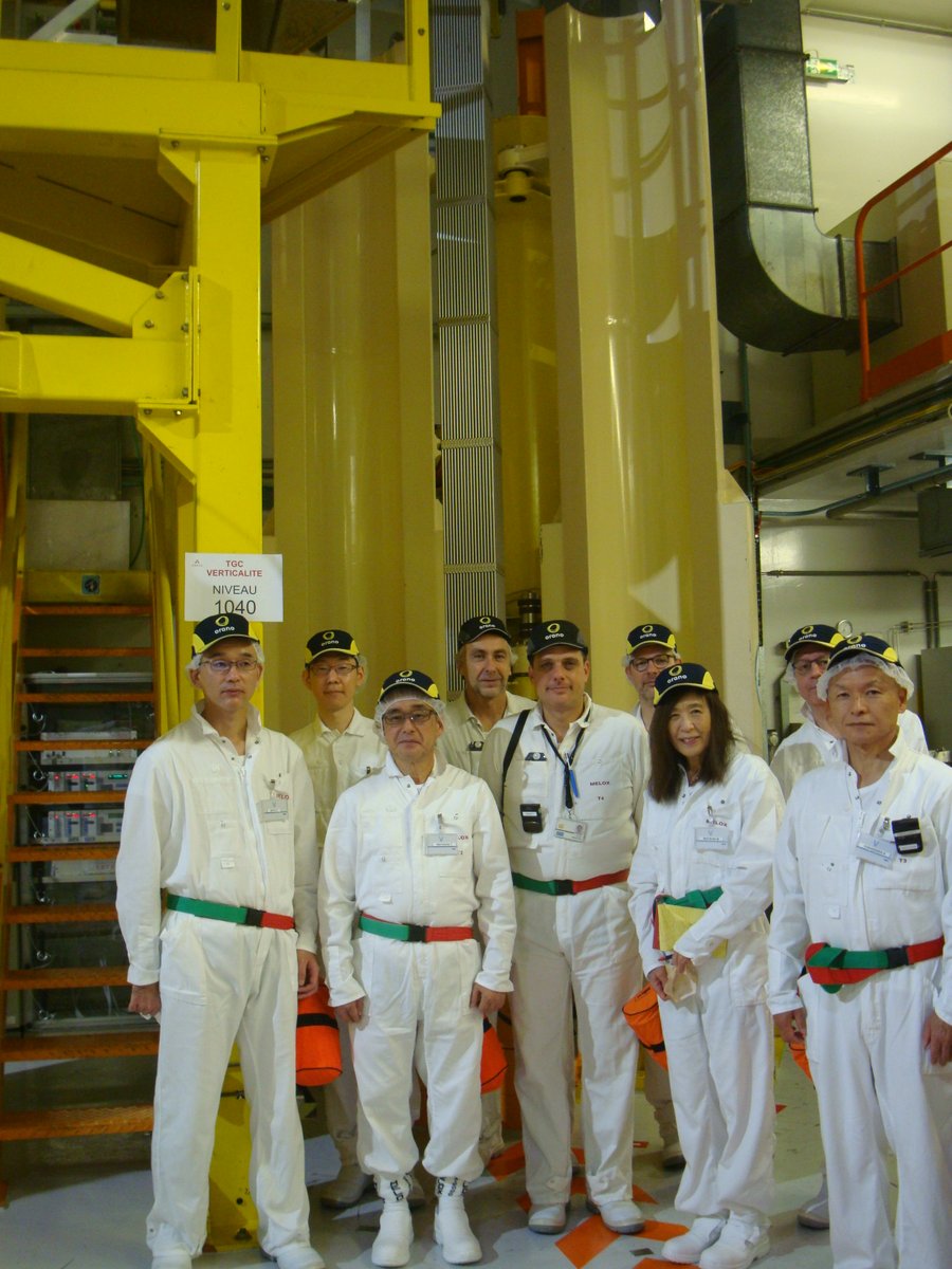 OranoMelox's tweet photo. 🙏Visite de Matsuda-san, directeur technique de #JNFL actionnaire 🇯🇵d'Orano. La délégation a constaté sur le terrain l'engagement de nos équipes et les investissements en cours pour répondre à la demande de #MOX. Une expérience qui bénéficie aussi à la future usine J-MOX ♻️⚛️. https://t.co/lDKbOVjgkQ