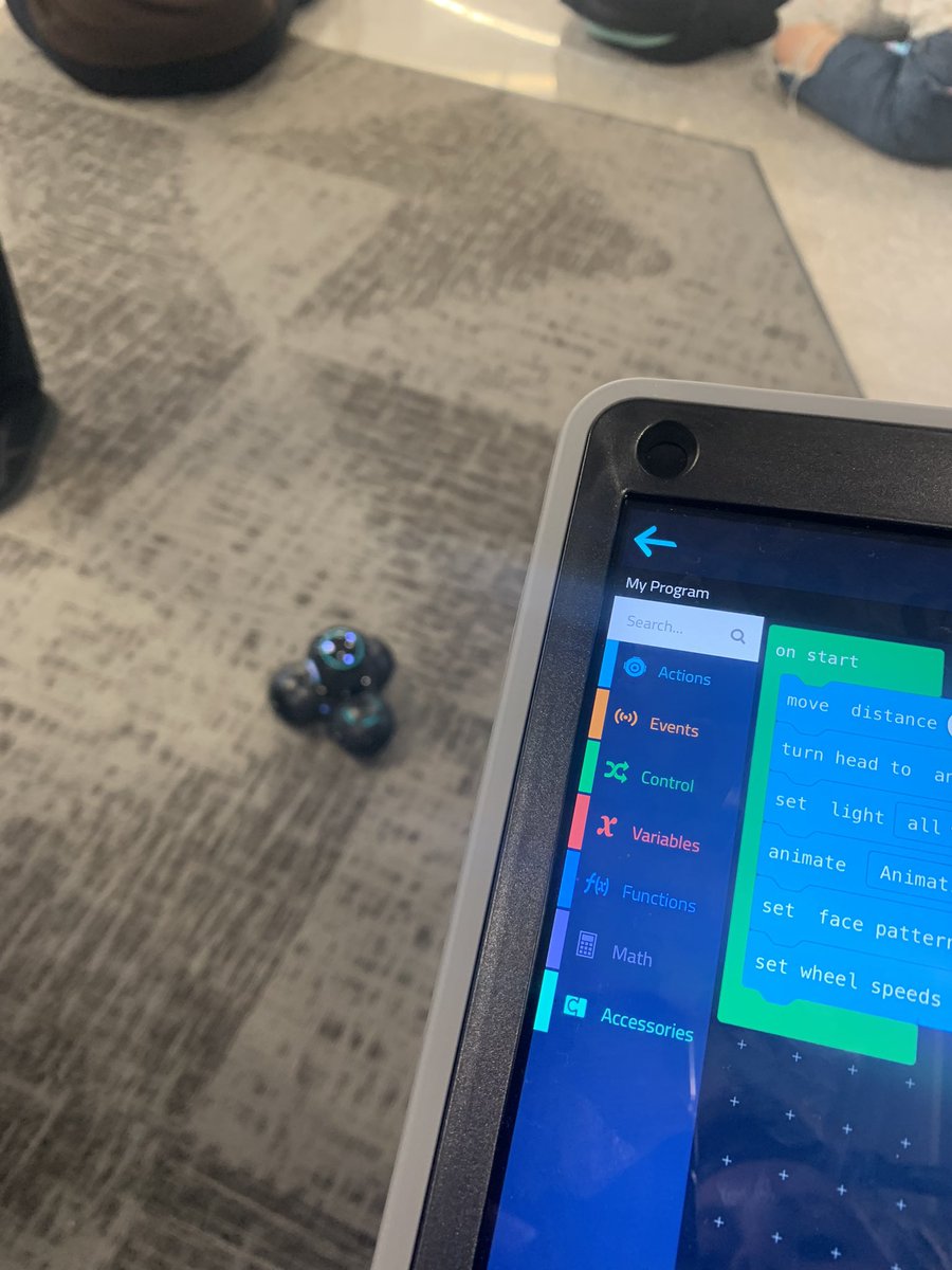 vansbails's tweet photo. What a fun way to learn about coding and the steps involved in making technology work! #HourOfCode @COE_UNI #unietd https://t.co/SUZuyMUj7y
