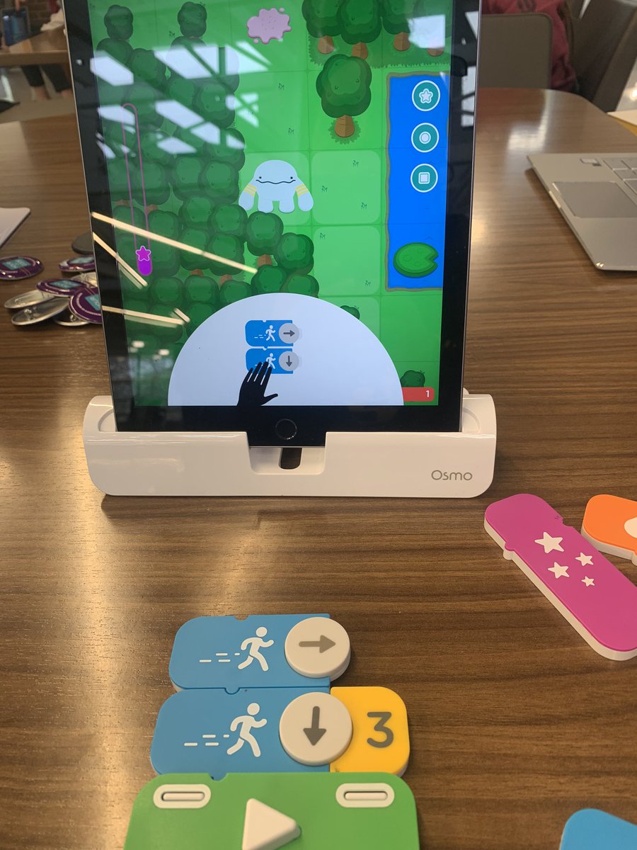 vansbails's tweet photo. What a fun way to learn about coding and the steps involved in making technology work! #HourOfCode @COE_UNI #unietd https://t.co/SUZuyMUj7y