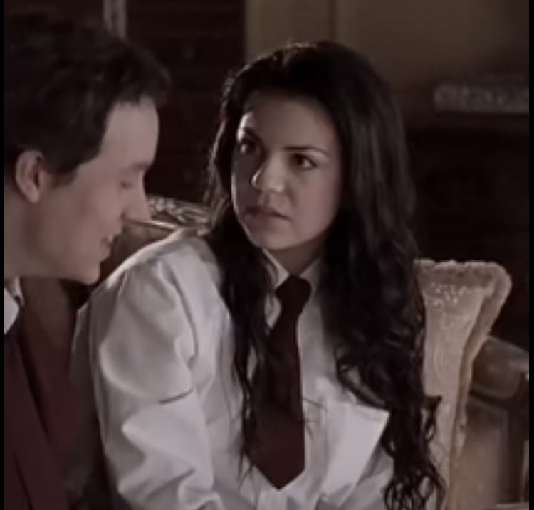 thinkergilmore's tweet image. can we just take a moment to admire the casting of young lorelai in gilmore girls