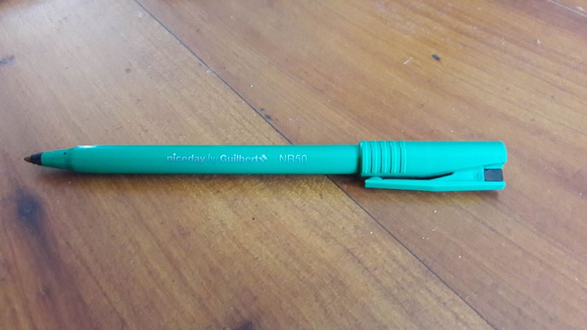 GSouvenirs's tweet photo. Qui a connu ce stylo ? https://t.co/lNnbDsn6WI