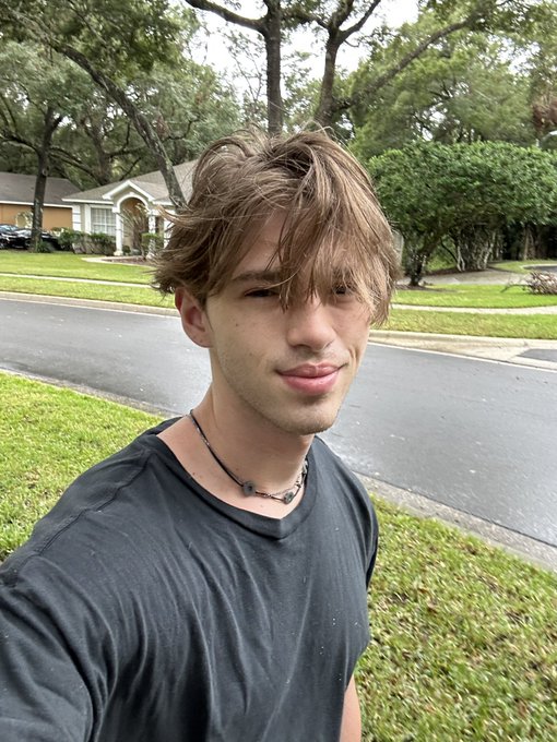 Walking my dog in the rain&hellip; who&rsquo;s next? https://t.co/gKqUwitdIs