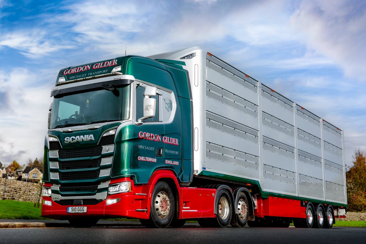 Gilders Transport Ltd, takes delivery of another new Houghton Parkhouse Platinum 4 Deck Livestock Transporter.

#houghtonparkhouse #livestock #livestocktransport #livestockhaulage <a href="/ScaniaUK/">Scania UK</a>