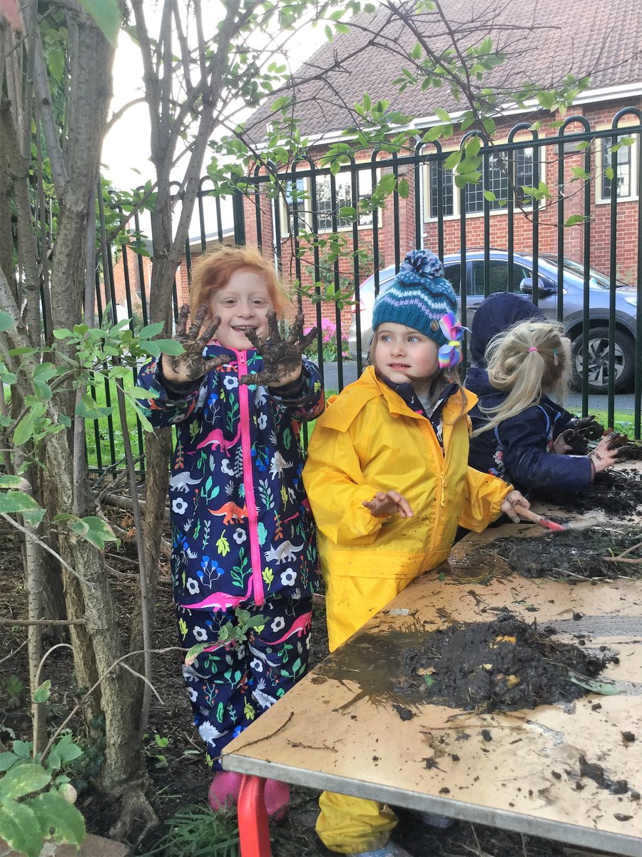 Holy Redeemer Primary School tweet media