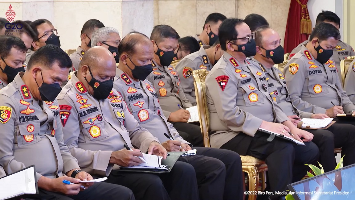 Indonesia at Melbourne (@indoatmelb) on Twitter photo Will the Kanjuruhan tragedy spark lasting structural change in the Indonesian police? <a href="/JemmaPurdey/">Jemma Purdey</a> chats to <a href="/indobaker/">drjacquibaker</a> in the latest episode of Talking Indonesia
indonesiaatmelbourne.unimelb.edu.au/talking-indone… Will the Kanjuruhan tragedy spark lasting structural change in the Indonesian police? <a href="/JemmaPurdey/">Jemma Purdey</a> chats to <a href="/indobaker/">drjacquibaker</a> in the latest episode of Talking Indonesia
indonesiaatmelbourne.unimelb.edu.au/talking-indone…